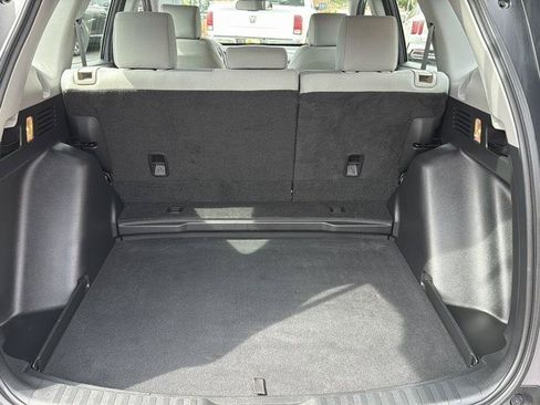 Used 2017 Honda CR-V LX image 9