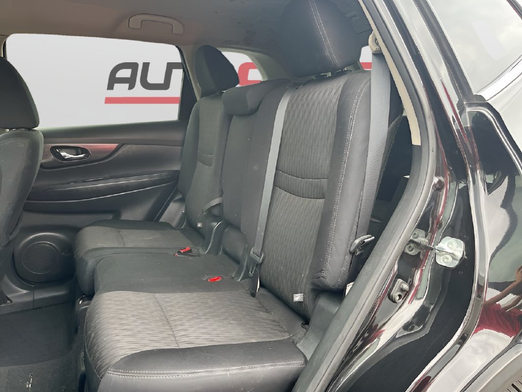 Used 2019 Nissan Rogue SV w/ Premium Package FWD image 24