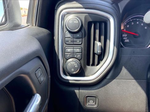 Used 2020 Chevrolet Silverado 1500 LT Trail Boss AWD/4WD image 36