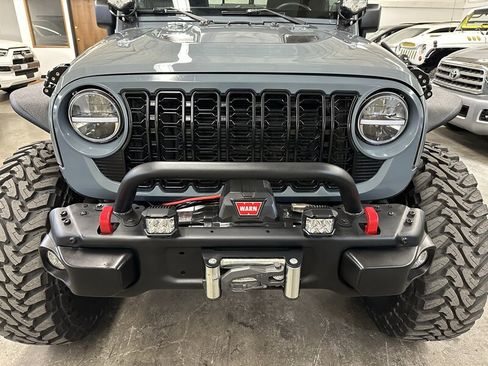 Used 2013 Jeep Wrangler Unlimited Rubicon AWD/4WD image 9