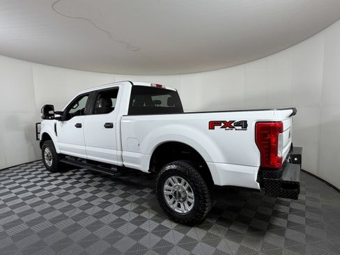Used 2019 Ford F250 XLT w/ XLT Value Package AWD/4WD image 3