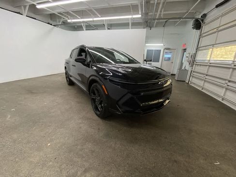 Used 2024 Chevrolet Equinox EV RS image 8