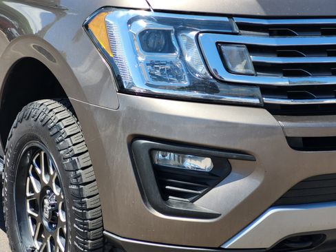 Used 2019 Ford Expedition XLT w/ Equipment Group 201A AWD/4WD image 5