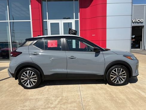 Certified 2023 Nissan Kicks SV image 3