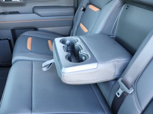 New 2026 GMC Sierra 1500 AT4 w/ AT4 Premium Package AWD/4WD image 31