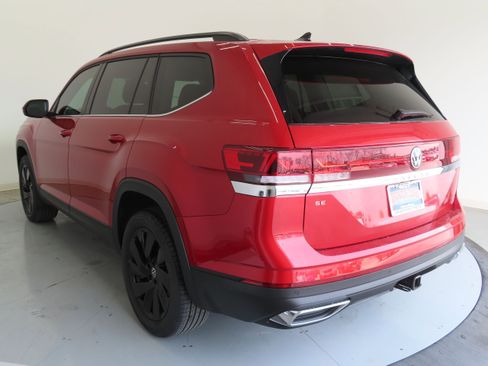 New 2025 Volkswagen Atlas SE image 7