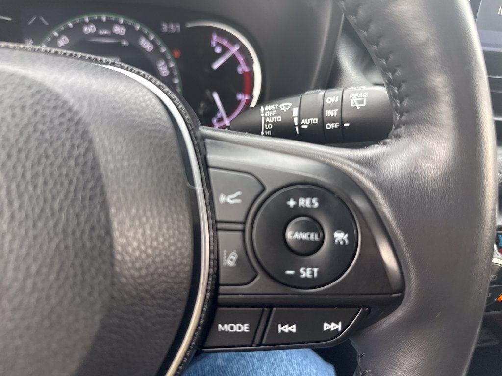 Used 2020 Toyota RAV4 Limited AWD/4WD image 28