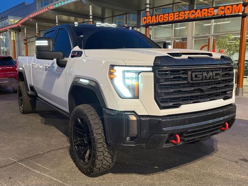 Used 2024 GMC Sierra 2500 AT4X image 19