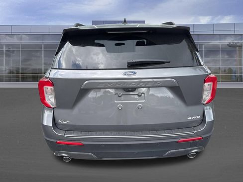 Used 2023 Ford Explorer XLT w/ Equipment Group 202A AWD/4WD image 5