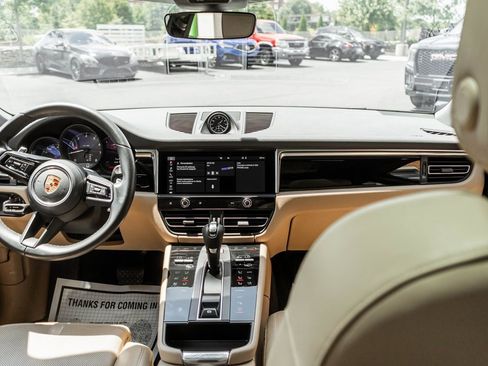 Used 2022 Porsche Macan image 7