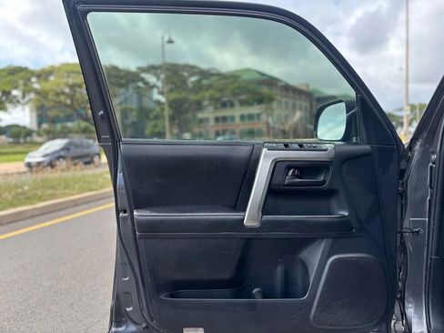 Used 2013 Toyota 4Runner Limited image 16