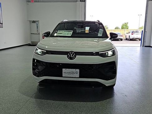New 2026 Volkswagen Tiguan SE R-Line FWD image 4
