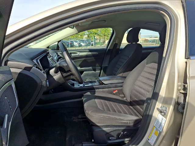 Used 2019 Ford Fusion SE FWD image 11