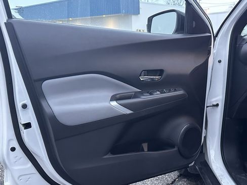 Used 2021 Nissan Kicks SR w/ SR Premium Package image 10