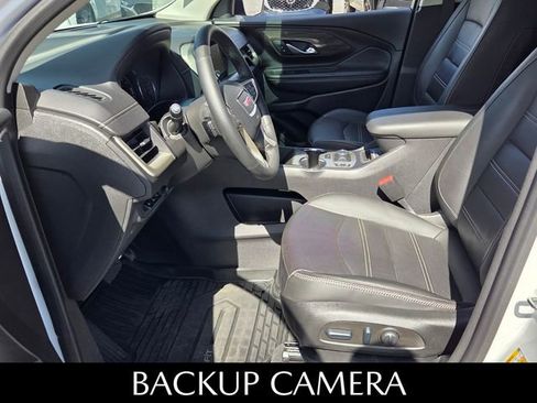 Used 2024 GMC Terrain Denali image 5