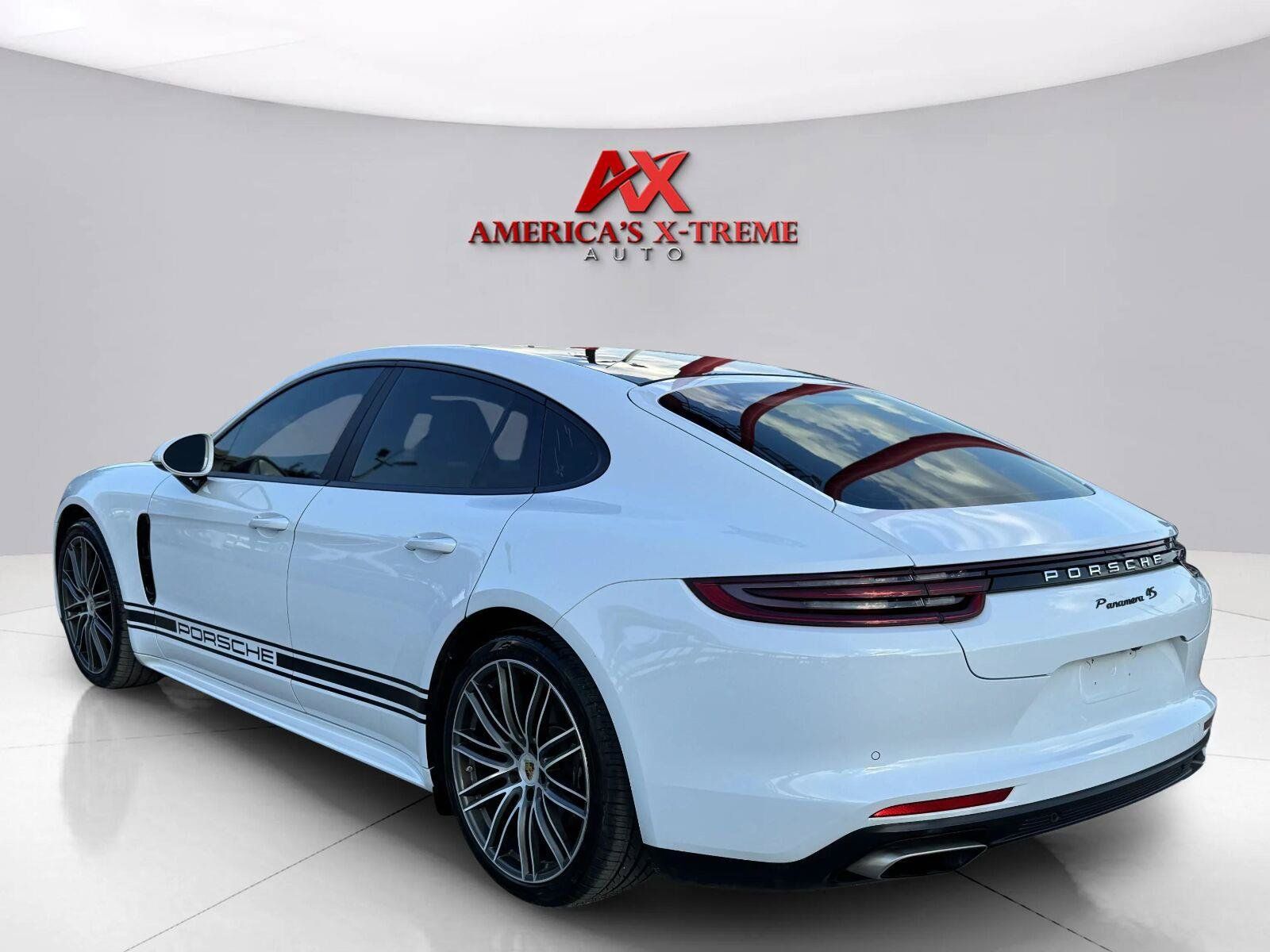 Used 2018 Porsche Panamera RWD image 3