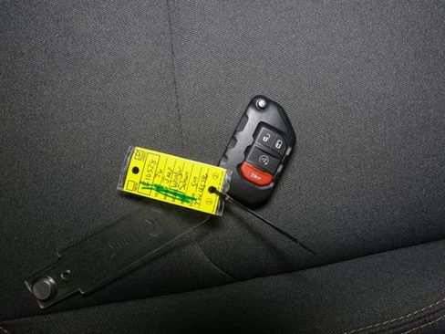 Used 2026 Jeep Wrangler Unlimited Sahara AWD/4WD image 38