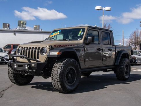 Used 2020 Jeep Gladiator Sport w/ Quick Order Package 24S image 3