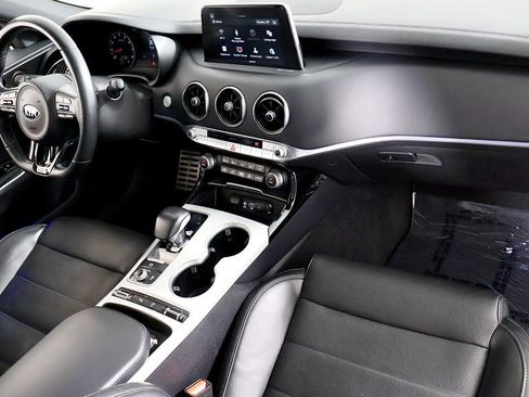 Used 2018 Kia Stinger GT2 image 25