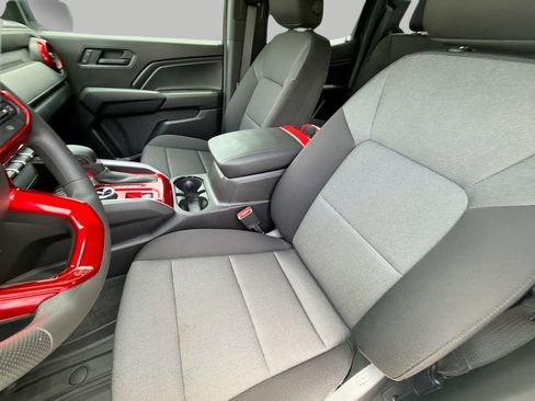 Used 2024 Chevrolet Colorado Trail Boss w/ Technology Package AWD/4WD image 16
