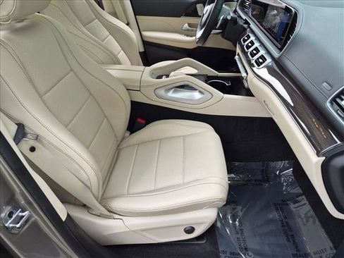Used 2023 Mercedes-Benz GLS 450 4MATIC image 23