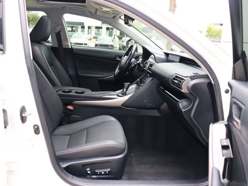 Used 2018 Lexus IS 300 AWD image 30