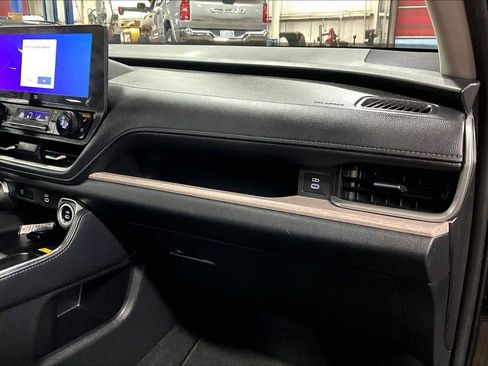 Used 2024 Toyota Grand Highlander Platinum image 17