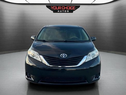 Used 2014 Toyota Sienna LE image 8