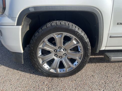 Used 2018 GMC Sierra 1500 Denali w/ Denali Ultimate Package image 3