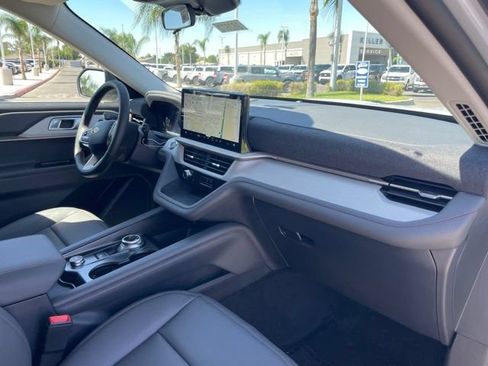 New 2026 Ford Explorer Active w/ Active Comfort Package RWD image 28