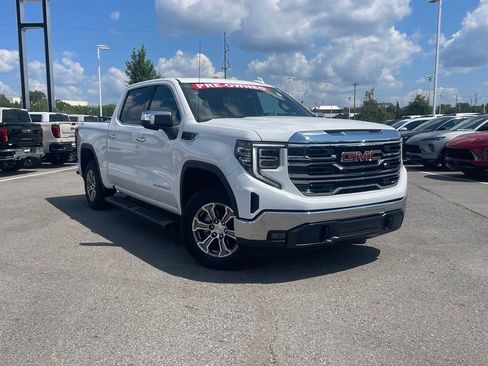 Used 2023 GMC Sierra 1500 SLT AWD/4WD image 2