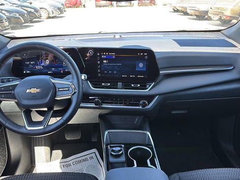 Used 2026 Chevrolet Equinox LT FWD image 7