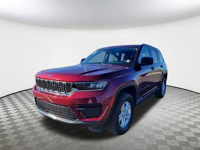 Used 2023 Jeep Grand Cherokee Laredo w/ Luxury Tech Group I