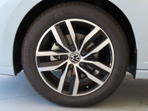 New 2026 Volkswagen Jetta SE FWD image 28