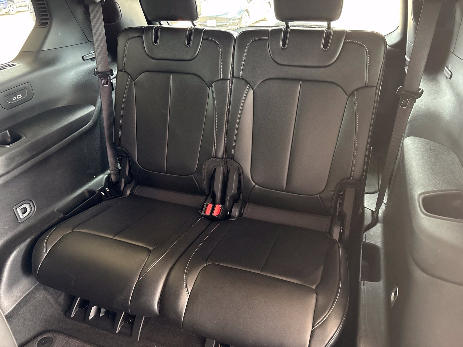 Used 2024 Jeep Grand Cherokee L Limited w/ Black Appearance Package RWD image 16