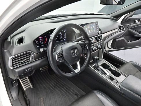 Used 2018 Honda Accord Sport image 12