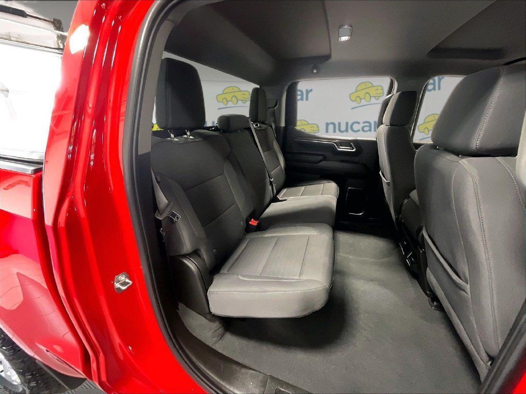 Used 2024 Chevrolet Silverado 1500 LT AWD/4WD image 16