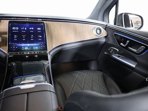 Used 2023 Mercedes-Benz EQE 500 4MATIC SUV w/ Pinnacle Trim Package image 41