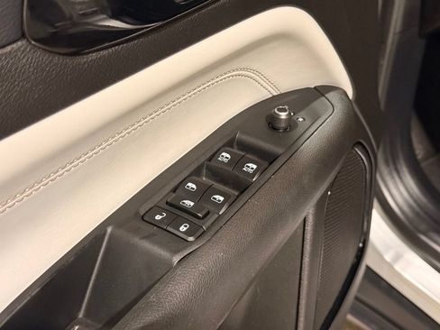 Used 2025 Jeep Compass Limited AWD/4WD image 14
