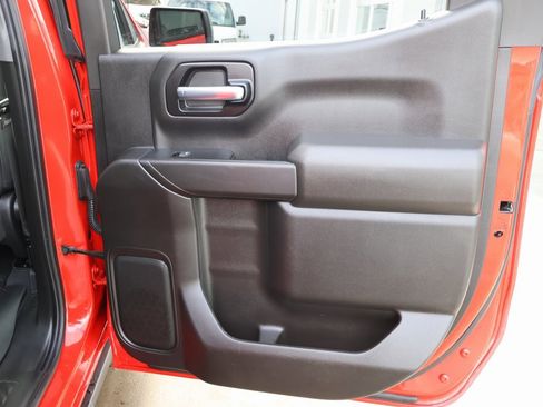 Certified 2022 Chevrolet Silverado 1500 Custom image 32