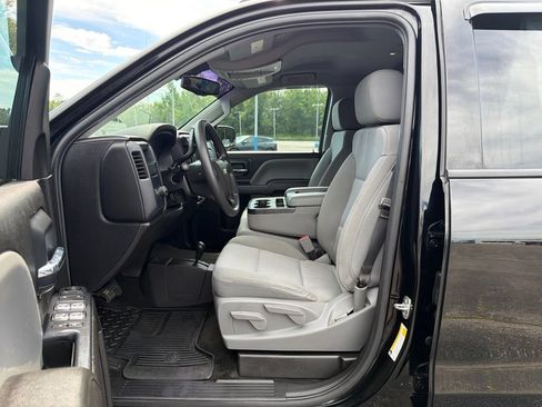 Used 2018 Chevrolet Silverado 1500 Custom w/ Custom Value Package AWD/4WD image 24