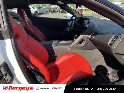 Used 2019 Chevrolet Corvette Stingray Coupe w/ 1LT RWD image 31