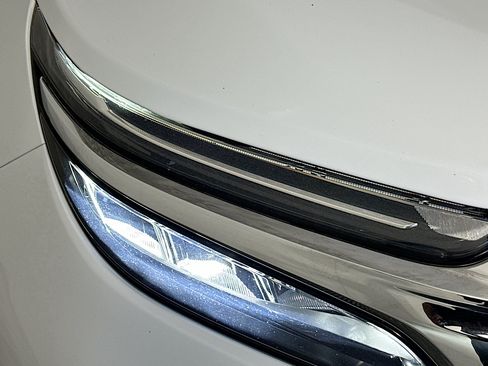 Used 2023 Chevrolet Equinox LT FWD image 9