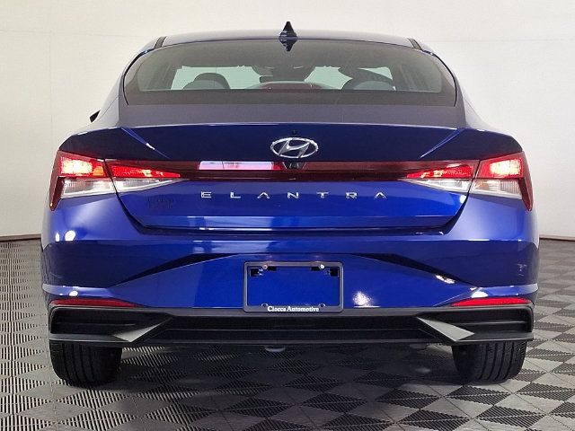 Used 2023 Hyundai Elantra SEL w/ Convenience Package FWD image 8