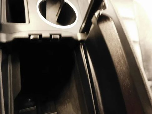 Used 2014 Mercedes-Benz C 250 C 250 Luxury Sedan 4D w/ Multimedia Package image 28