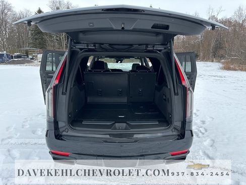 Used 2022 Cadillac Escalade ESV Sport w/ Touring Package image 37