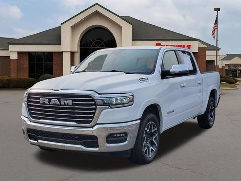 Used 2025 RAM 1500 Laramie AWD/4WD image 2