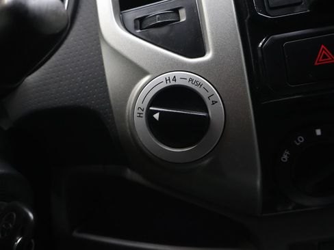 Used 2015 Toyota Tacoma 4x4 Double Cab w/ TRD Off-Road Package image 25