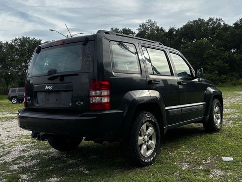 Used 2012 Jeep Liberty Sport AWD/4WD image 5