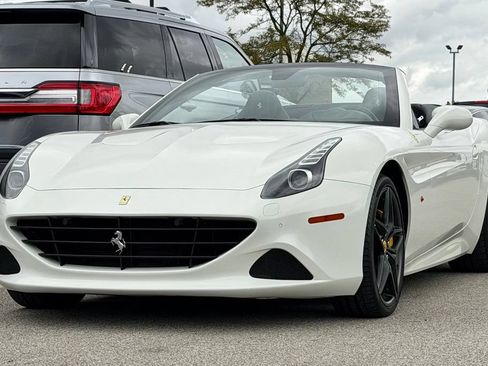 Used 2015 Ferrari California T RWD image 14